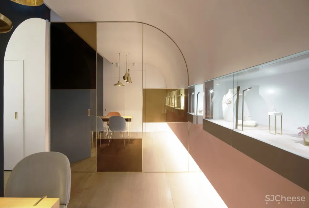 70m²法国Nuun珠宝店 Nourah Al Faisal