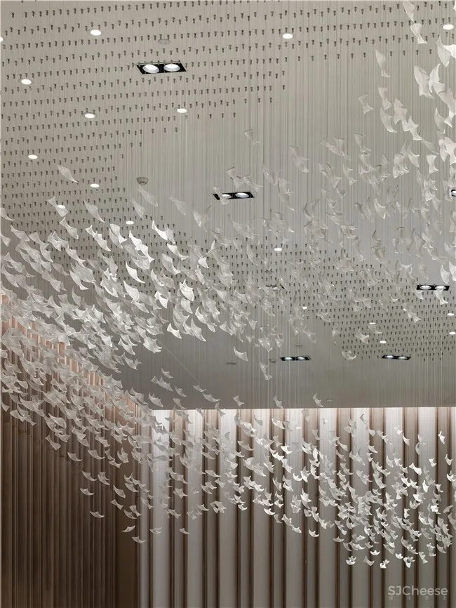 品辰设计 | 探索设计与光影共生的艺术空间 x 绿地艺展中心