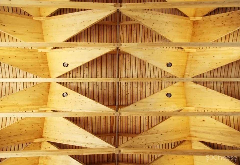 探索木质设计的极限 UENOA