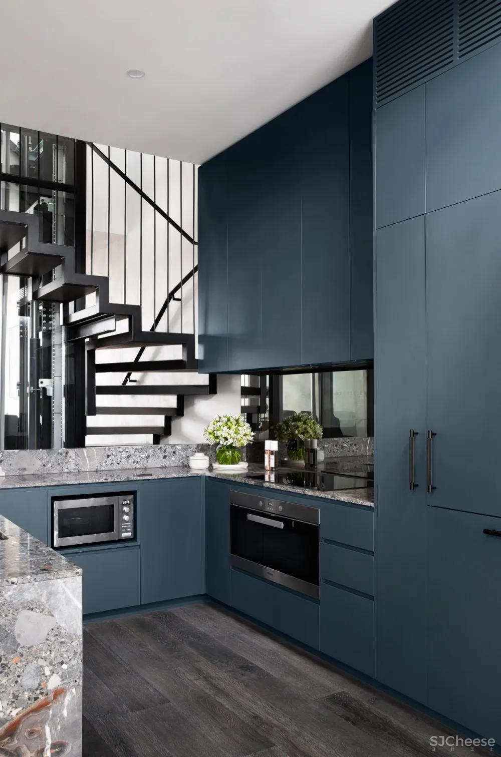 Cera Stribley | Commercial Road , 自然光线对建筑的重要性