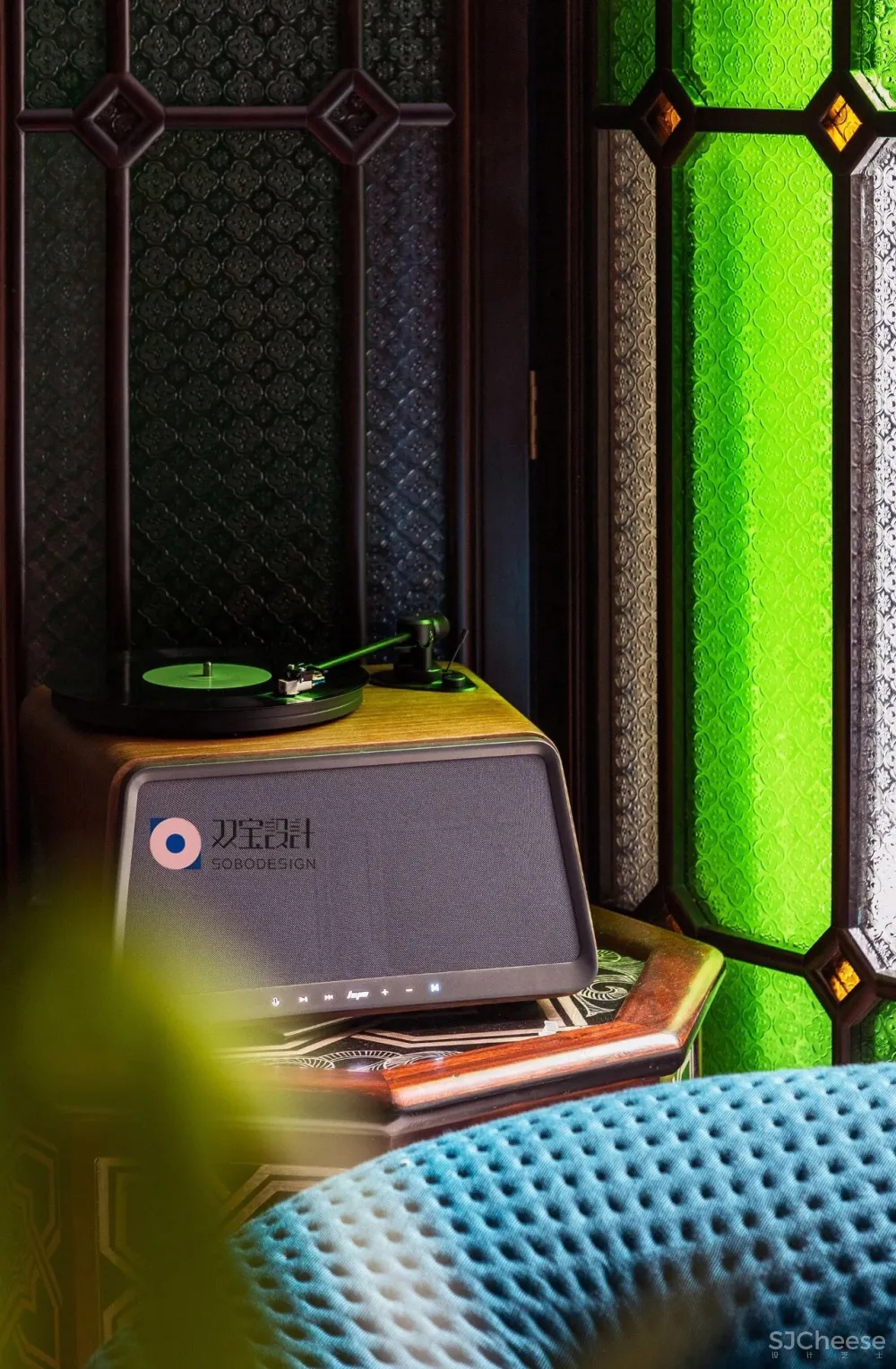 满满艺术复古风,她的家装扮得戏剧感十足 双宝设计