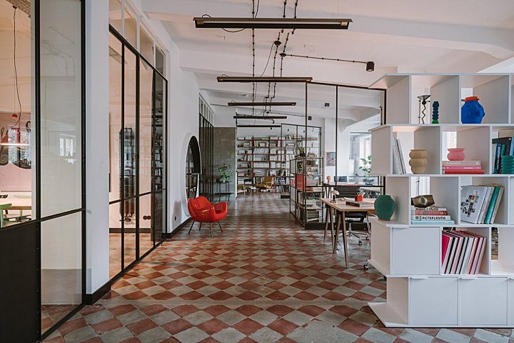 Mateusz Baumiller | Clay Warsaw Offices , 波兰丰富的现代艺术