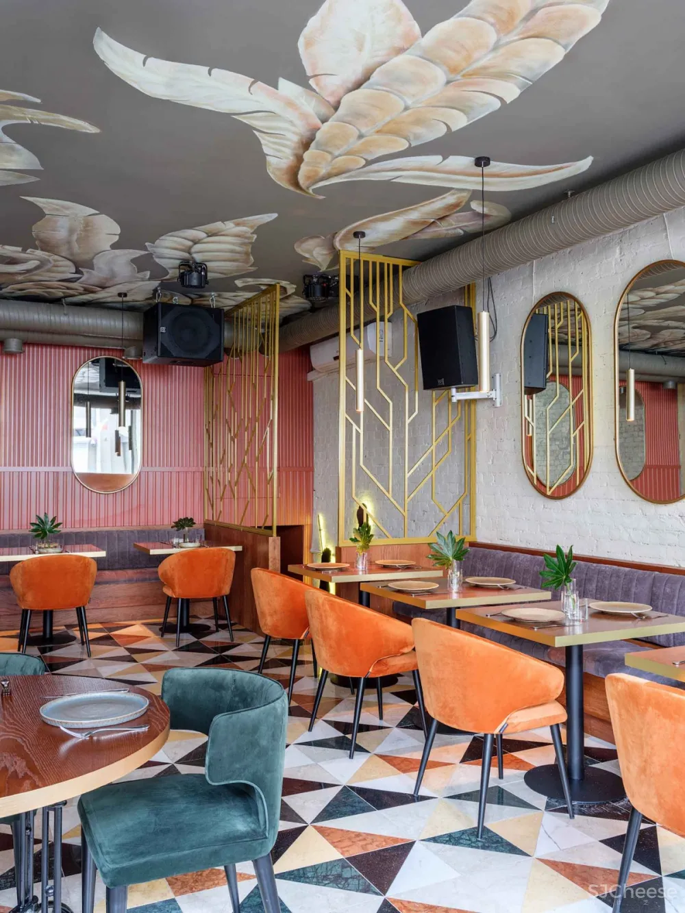 Anastasia Kasparyan | Sapiens餐厅 , 明亮多彩的餐饮空间