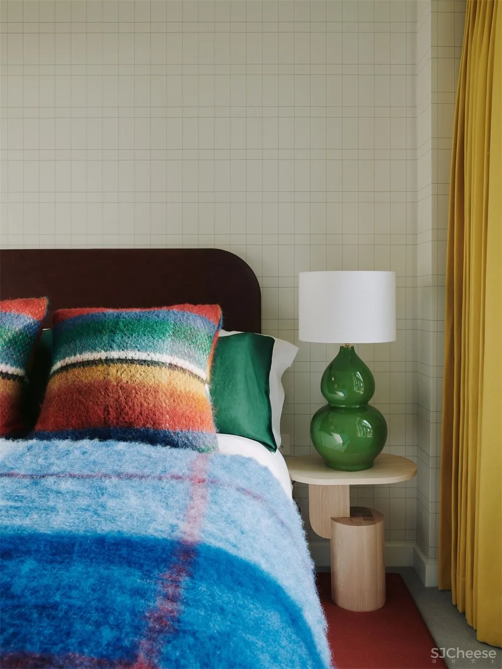 伦敦原BBC总部大楼顶层公寓设计 Waldo Works