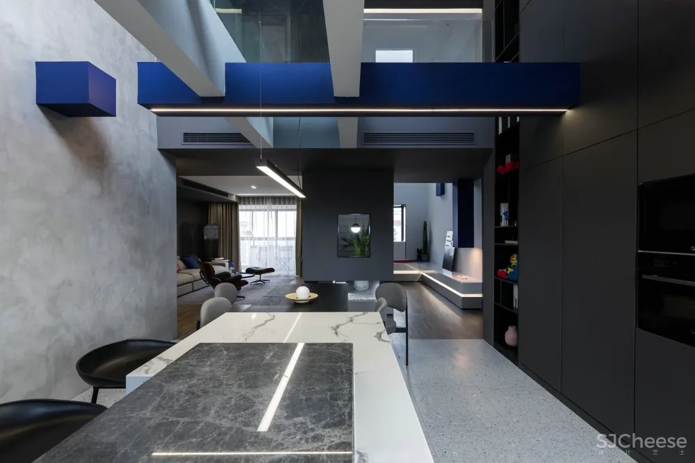 砸掉120万楼板,造出玻璃栈道 FF空间设计