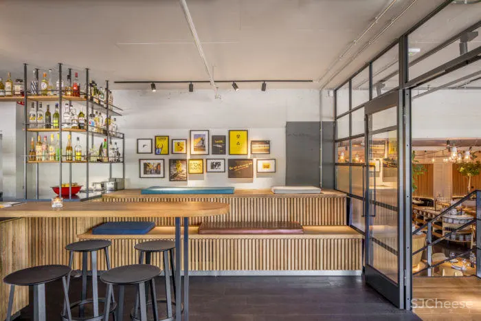 原木系自然酒吧!