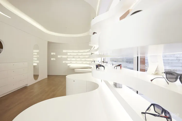 Queirós眼镜店 Tsou Arquitectos