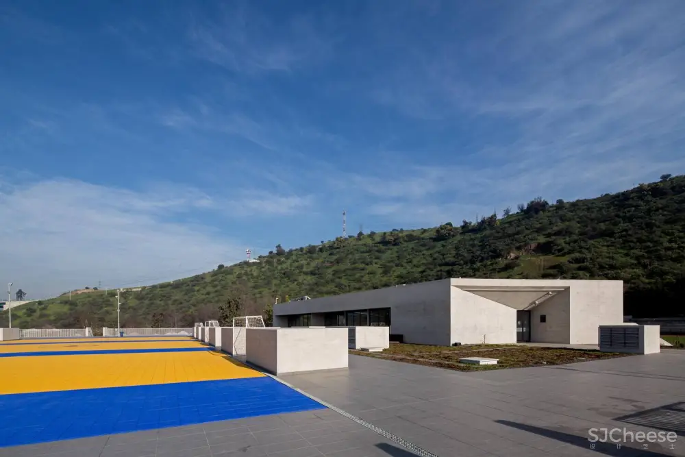 The Saint George College’s Gymnasium Gonzalo Mardones V Arquitectos