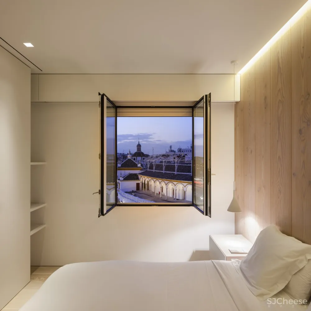 Francesc Rifé | BG Apartment , 经典建筑的顶层公寓