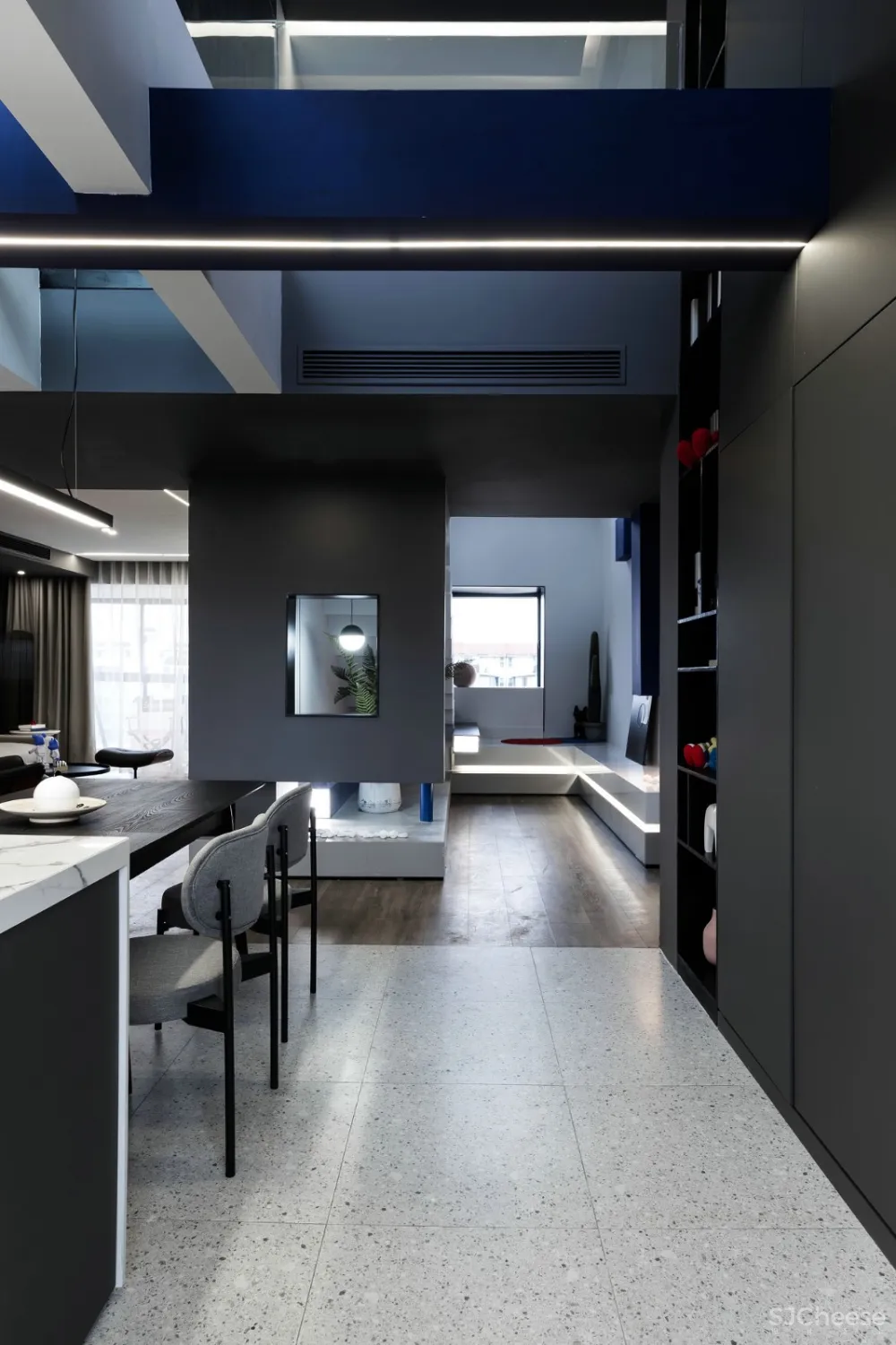 砸掉120万楼板,造出玻璃栈道 FF空间设计