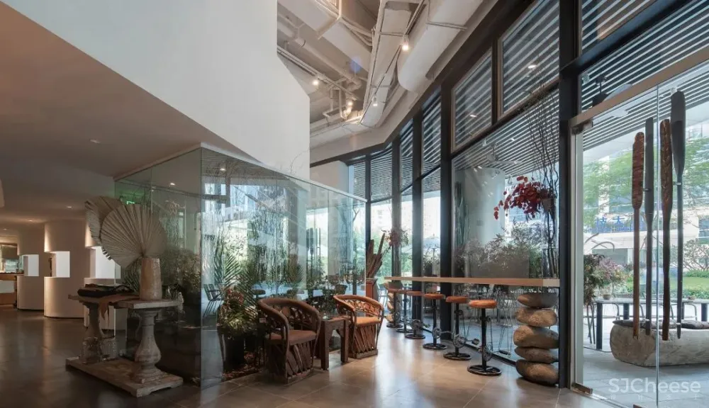 530m²东成西就复合餐厅 埂上设计