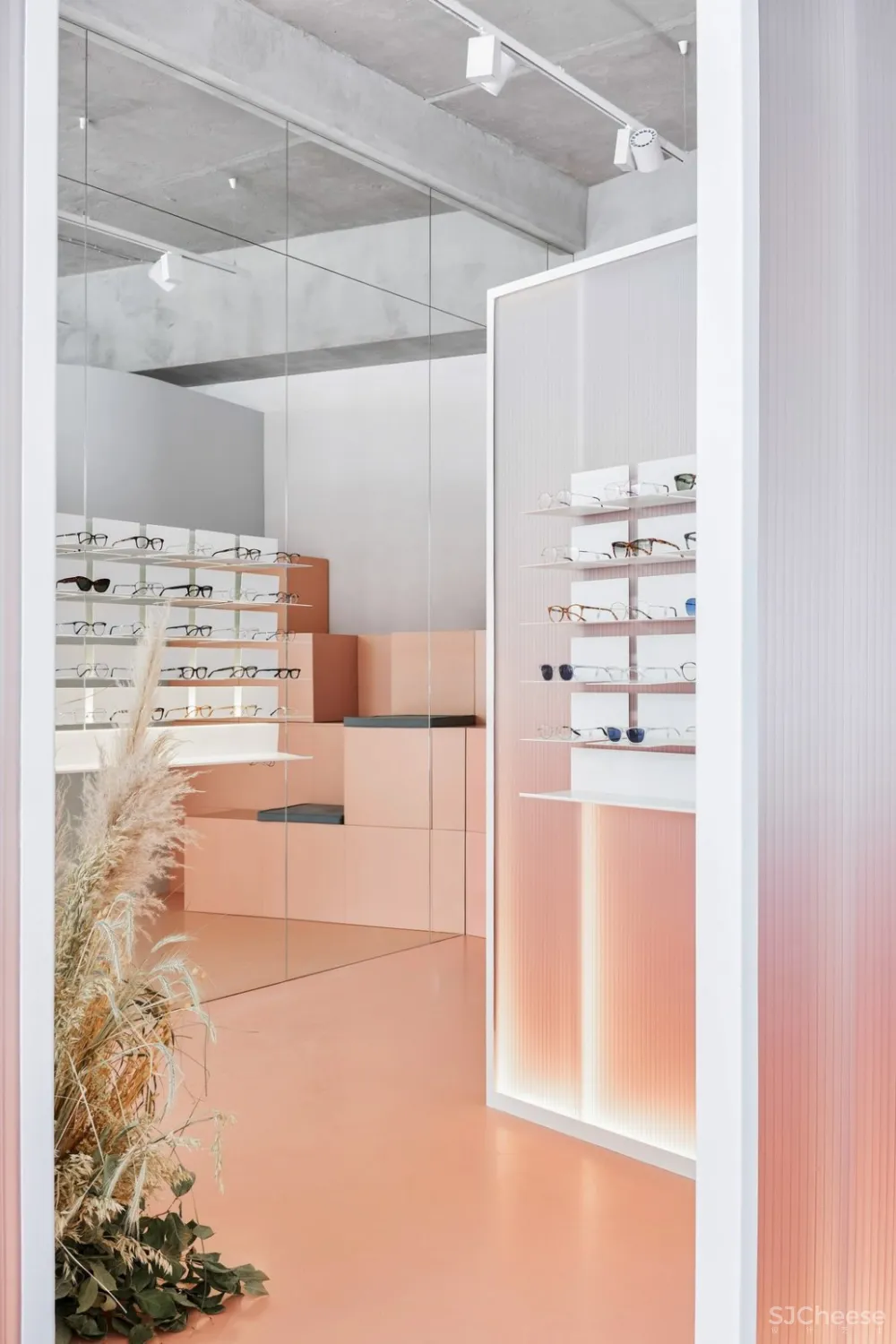 RADIUS 58 optics 超赞眼镜店设计 DA bureau