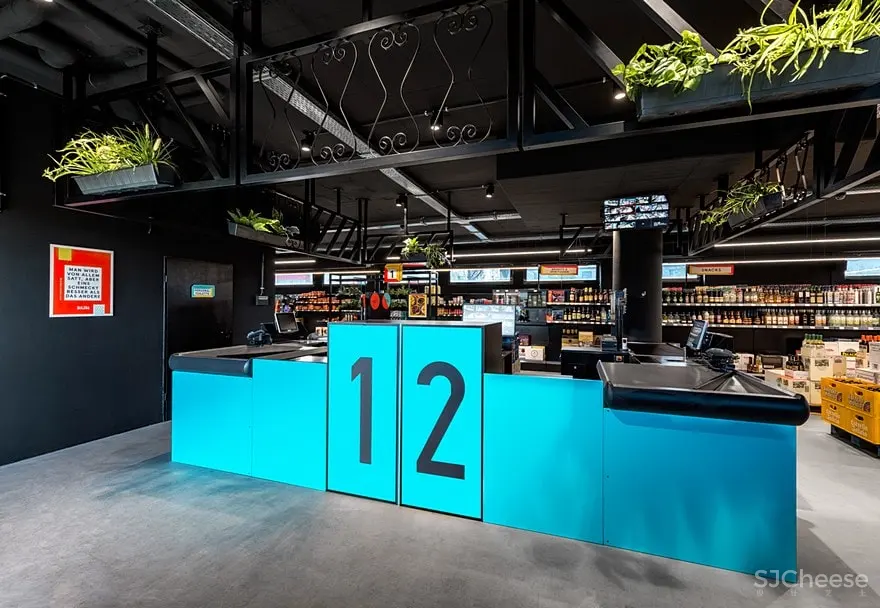 Solera Supermarket / Masquespacio