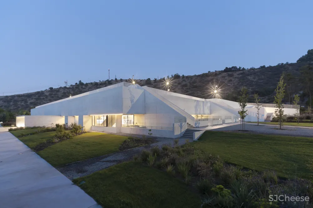 The Saint George College’s Gymnasium Gonzalo Mardones V Arquitectos