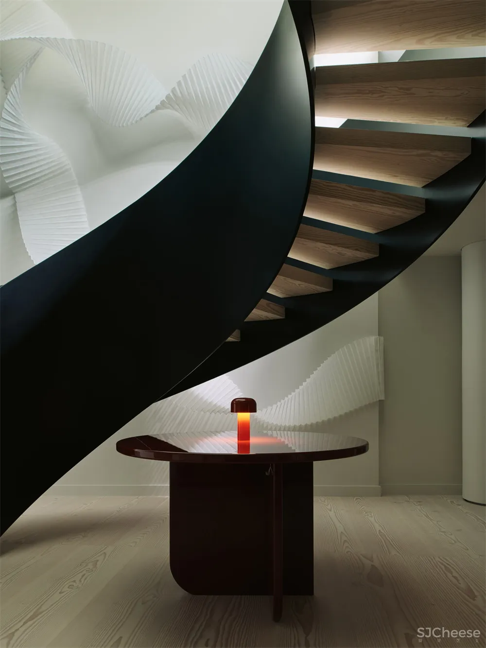 伦敦原BBC总部大楼顶层公寓设计 Waldo Works