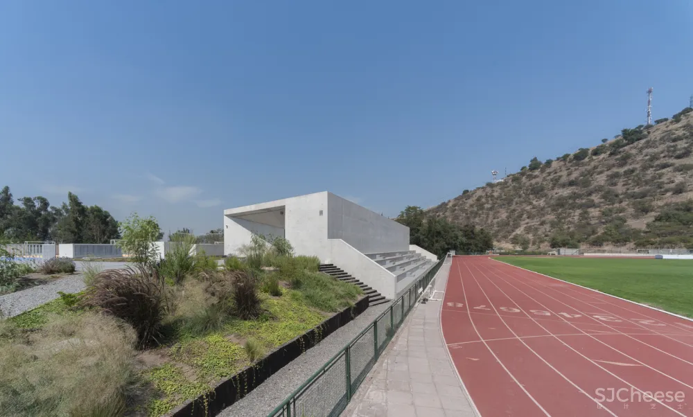 The Saint George College’s Gymnasium Gonzalo Mardones V Arquitectos