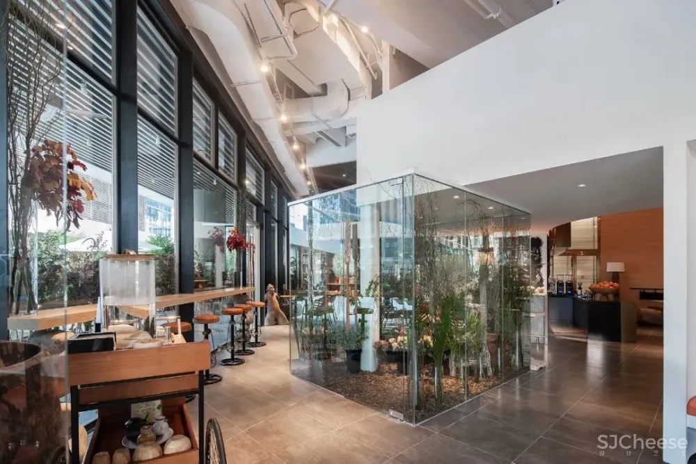 530m²东成西就复合餐厅 埂上设计