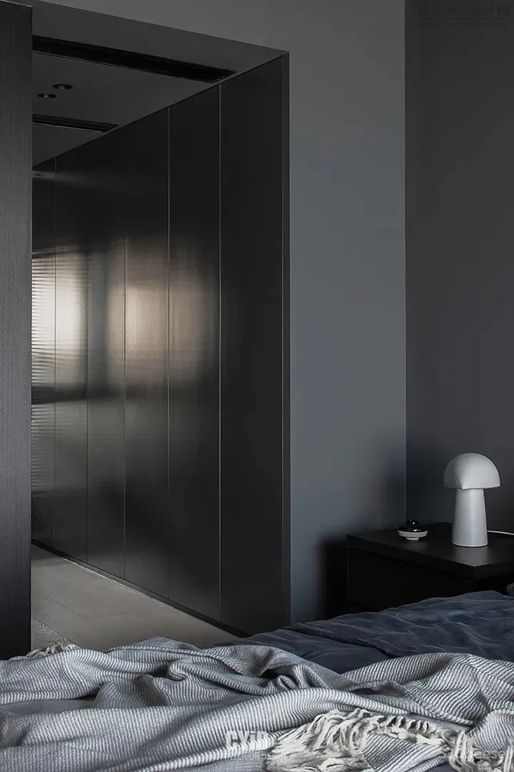 他家放荡不羁的暗黑系,让你再次为黑色沉迷 辰佑设计