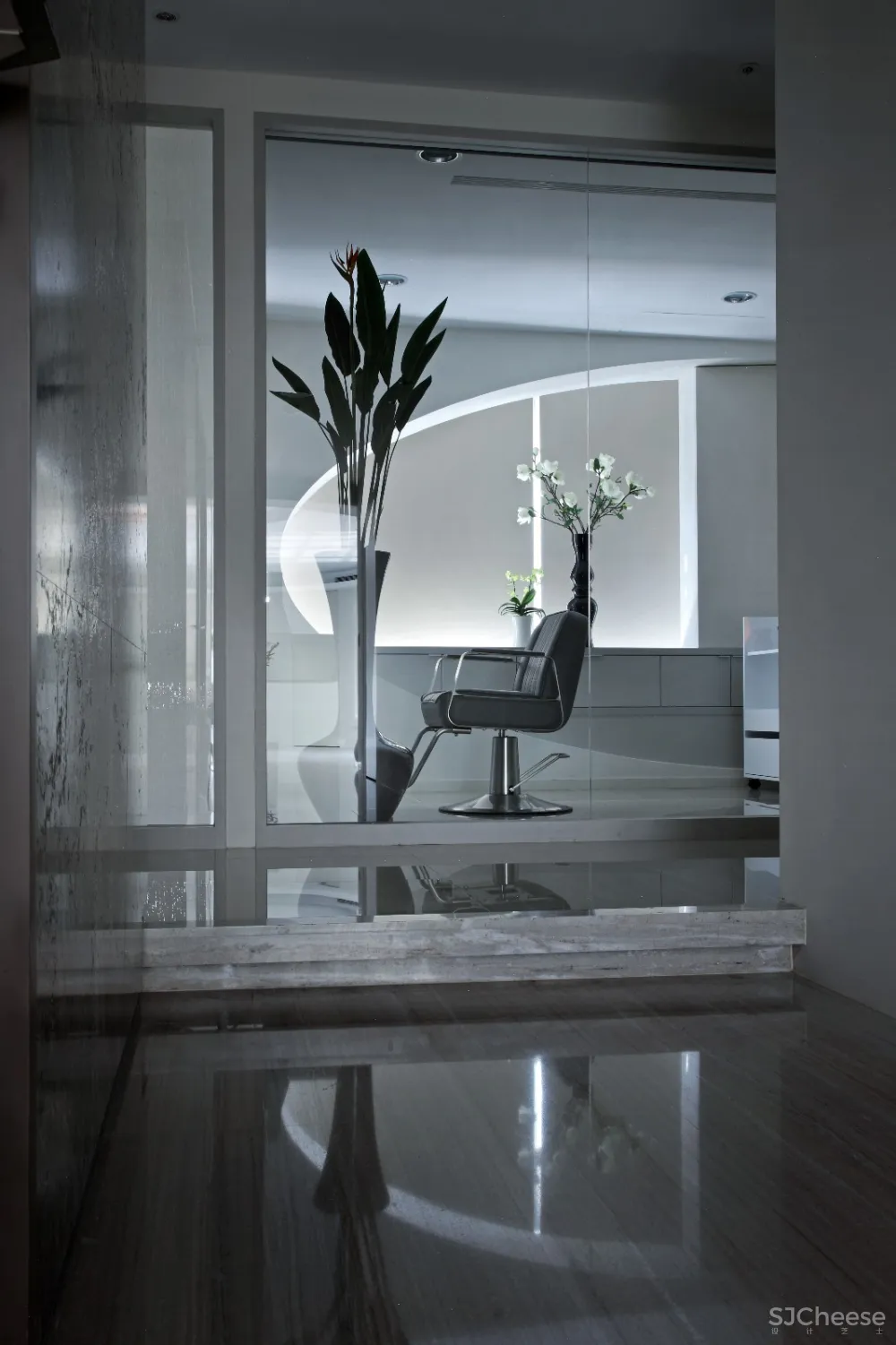 黄金旭 诺本蕬健发中心