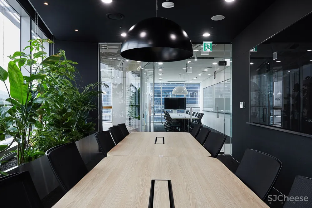 像儿童乐园的办公室 再造设计