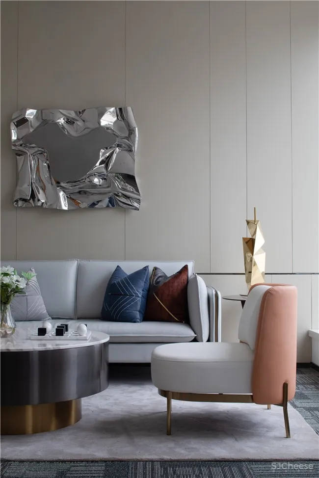 品辰设计 | 探索设计与光影共生的艺术空间 x 绿地艺展中心