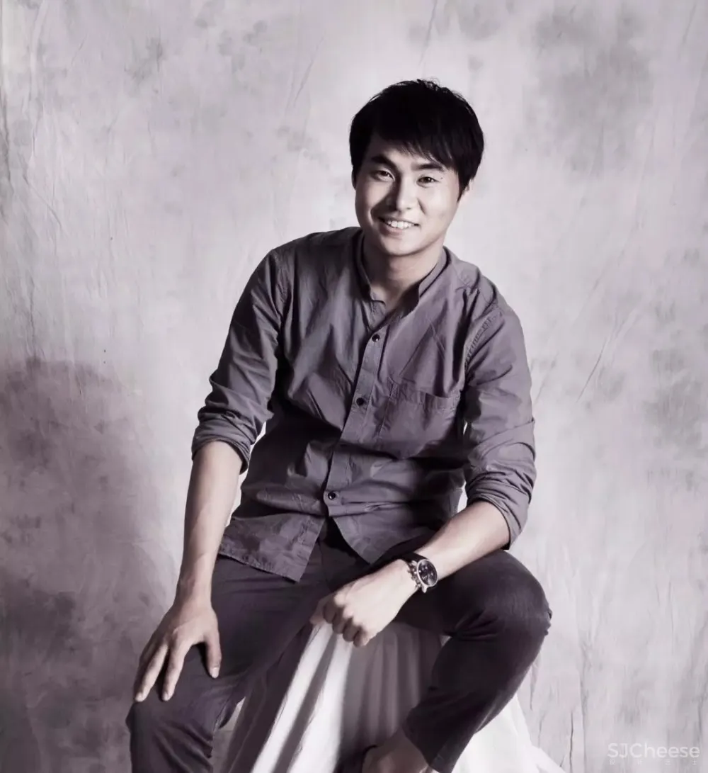 非空”——当一抹“红”种在极简白里,美出新高度 尤格空间设计