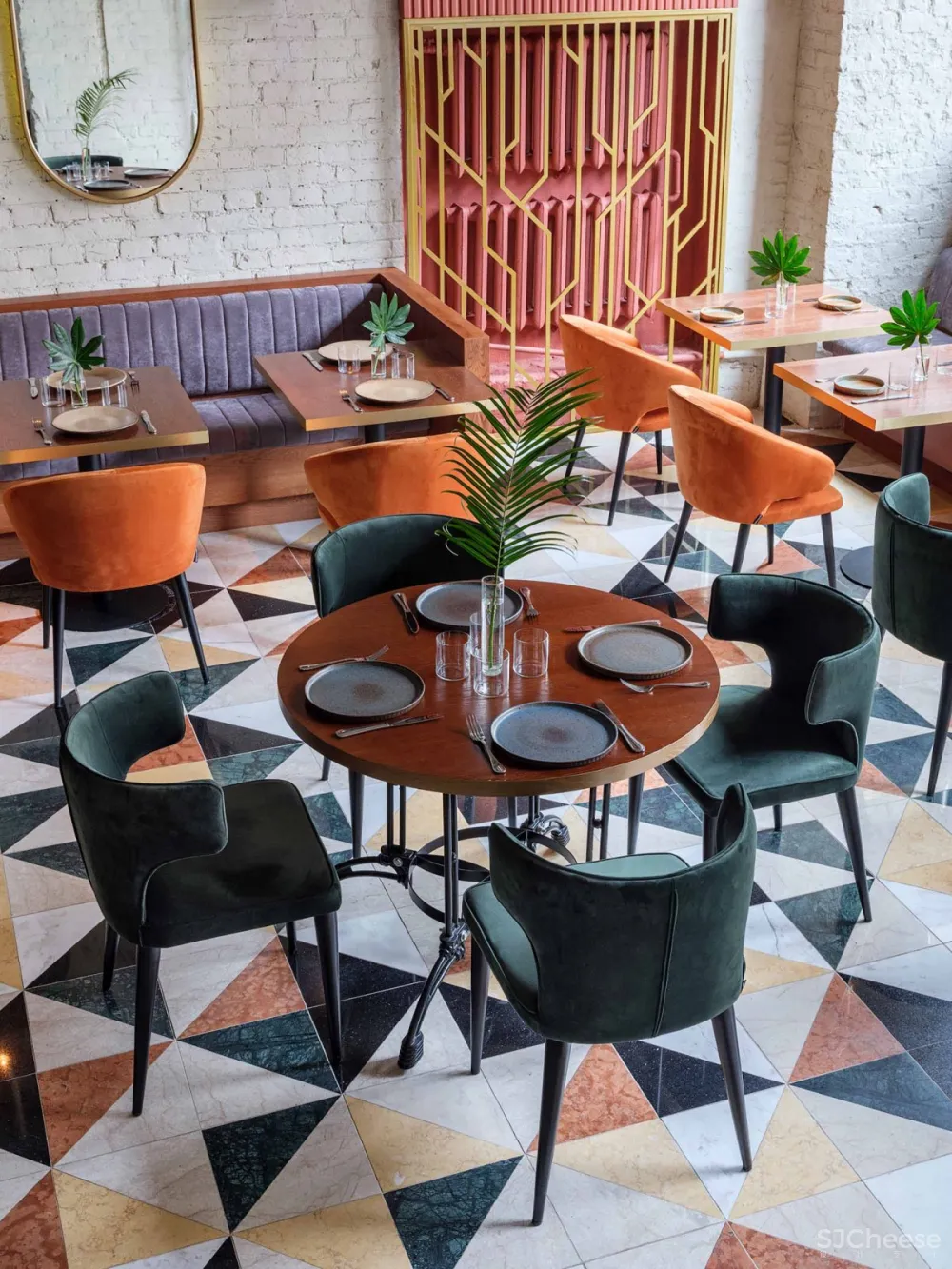 Anastasia Kasparyan | Sapiens餐厅 , 明亮多彩的餐饮空间