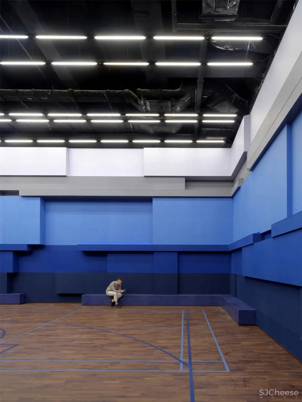 罗灵杰 龙慧祺:香港将军澳蓝塘傲会所 K11周大福