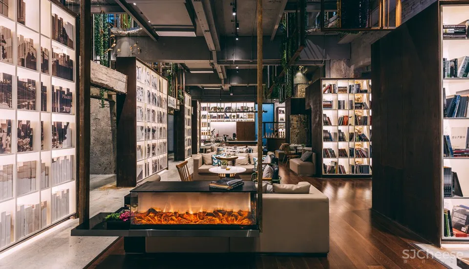 广东中山旧工厂改造的销售中心︱汤物臣·肯文