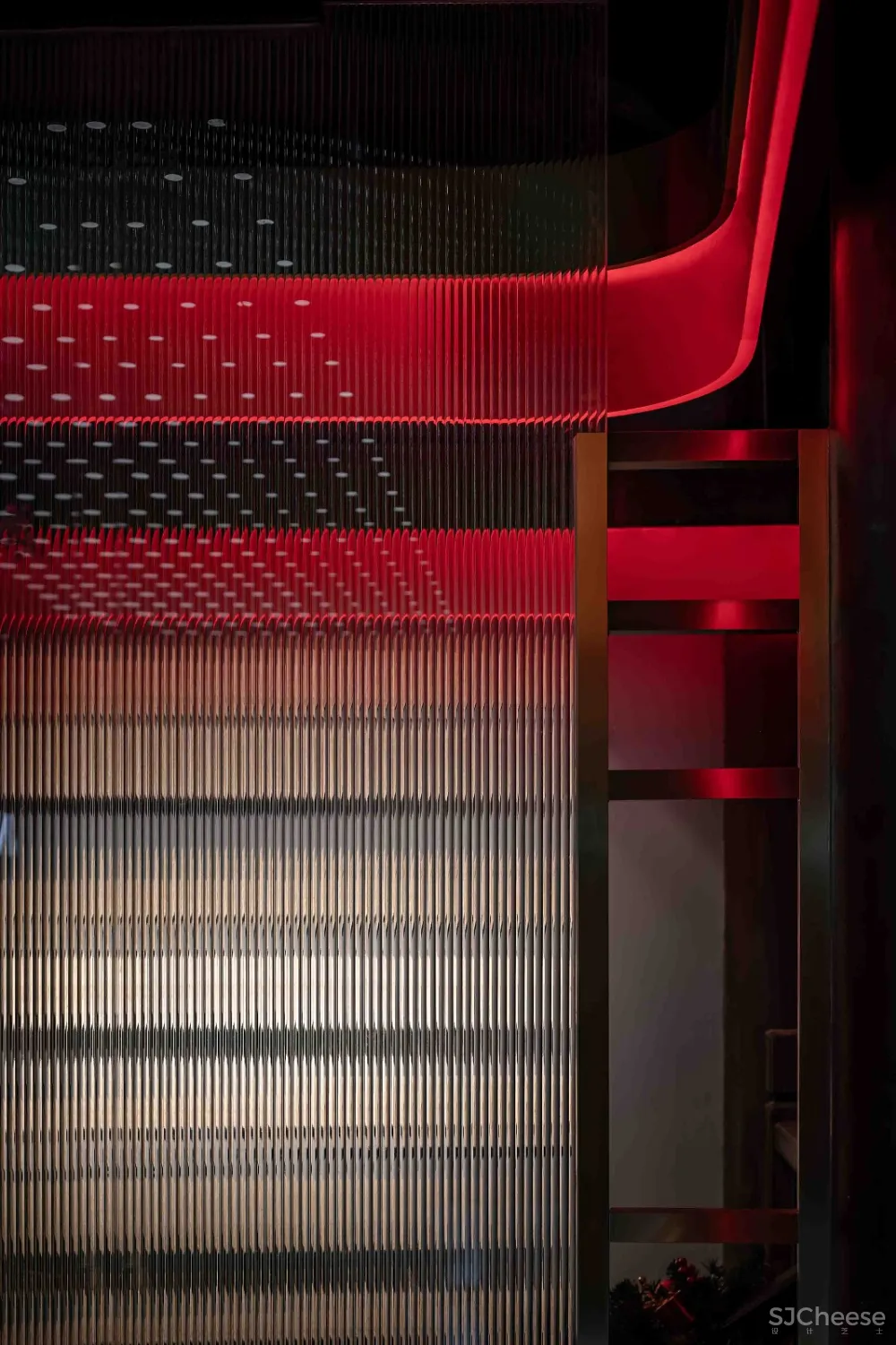 一抹惊艳红酒吧,轻奢商务风 ! 薛Design