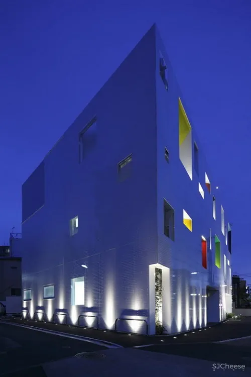 五彩的日本东京银行Sugamo Shinkin