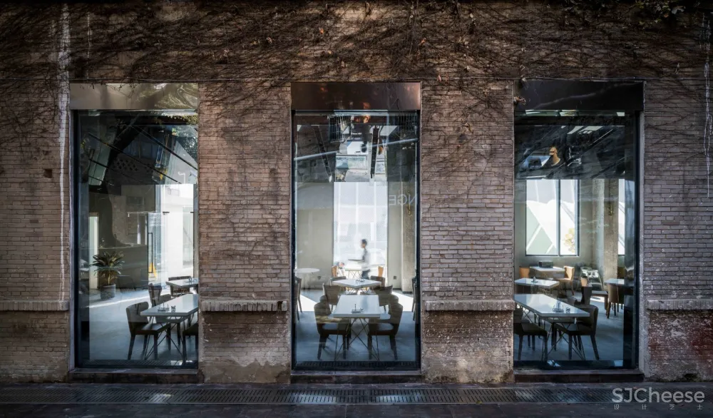 重庆印制一厂山鬼精品酒店改造 寻常设计