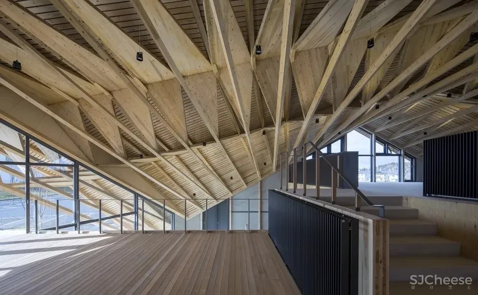 探索木质设计的极限 UENOA