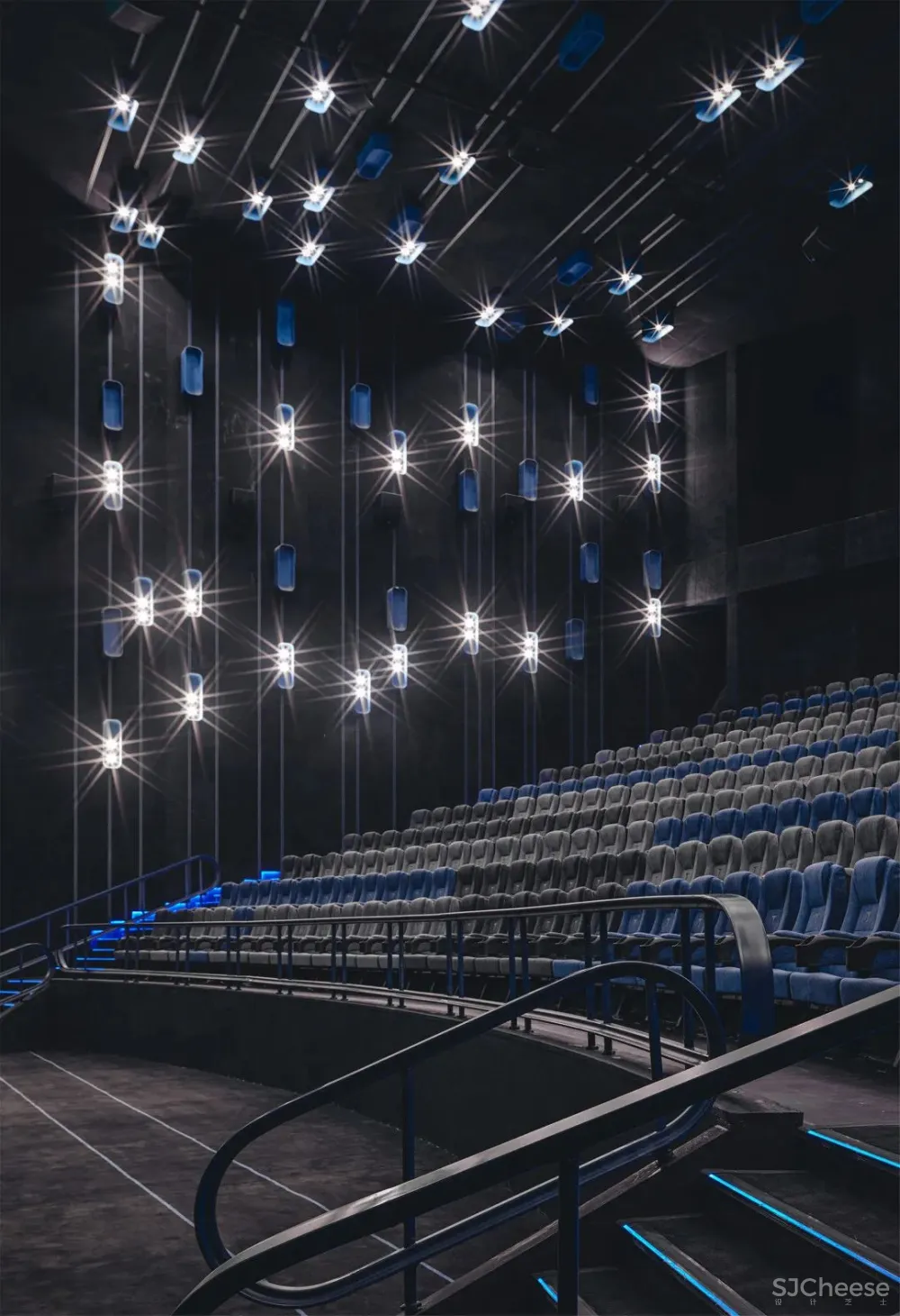 罗灵杰 龙慧祺:香港将军澳蓝塘傲会所 K11周大福