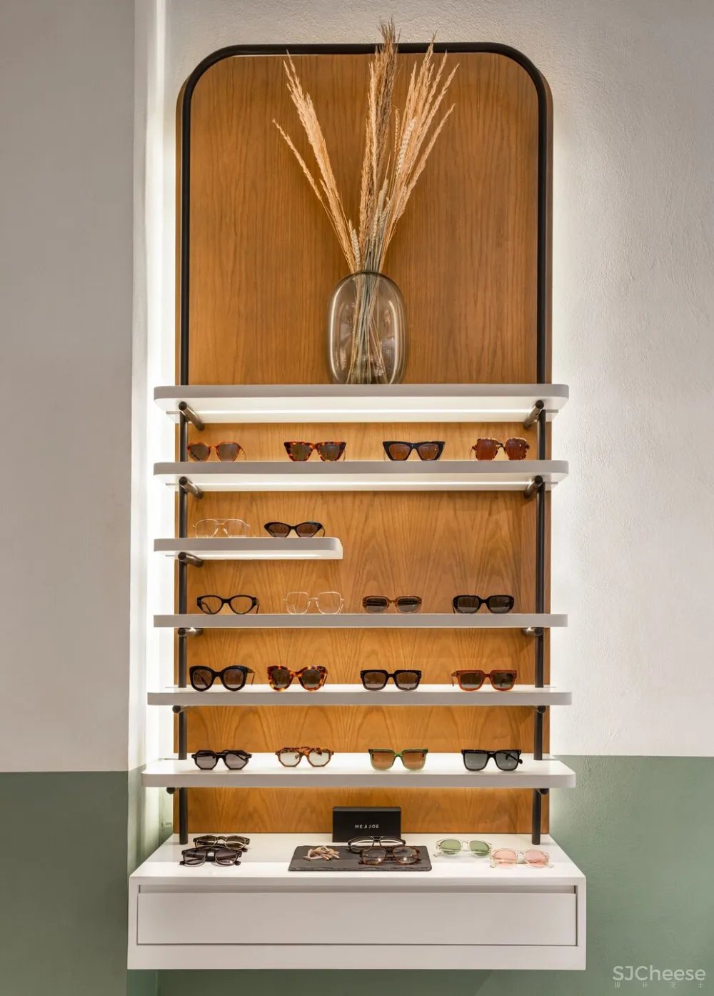这家眼镜店告诉你,怎么把门做成橱窗 Urban Soul Project