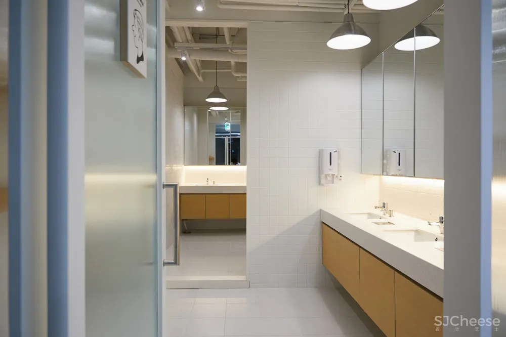 像儿童乐园的办公室 再造设计