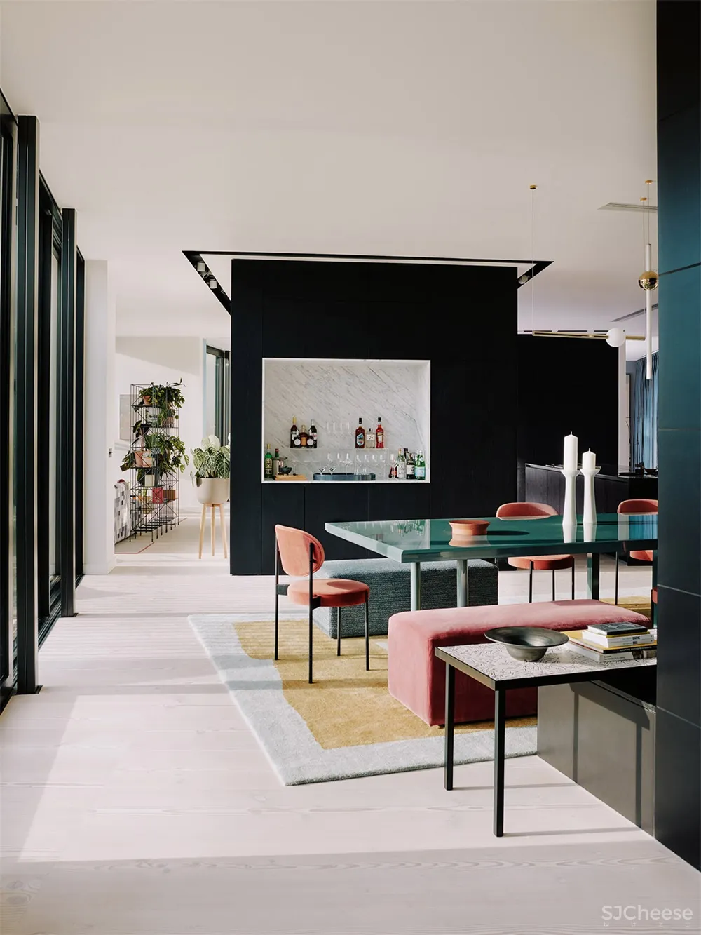 伦敦原BBC总部大楼顶层公寓设计 Waldo Works