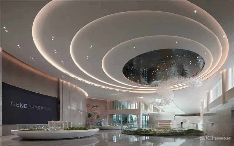 品辰设计 | 探索设计与光影共生的艺术空间 x 绿地艺展中心