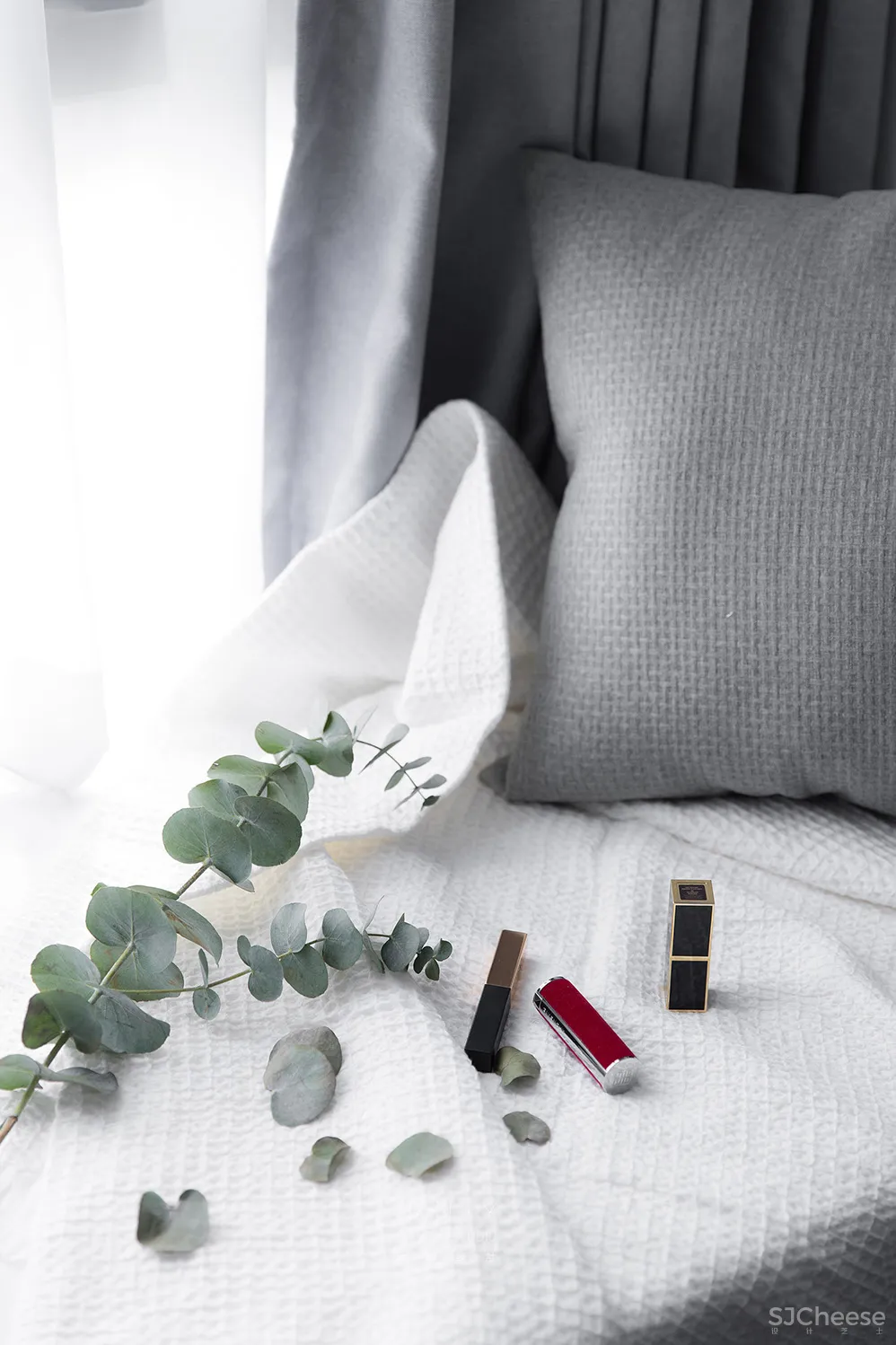 黑是一切颜色的尽头,是设计界的神秘宠儿