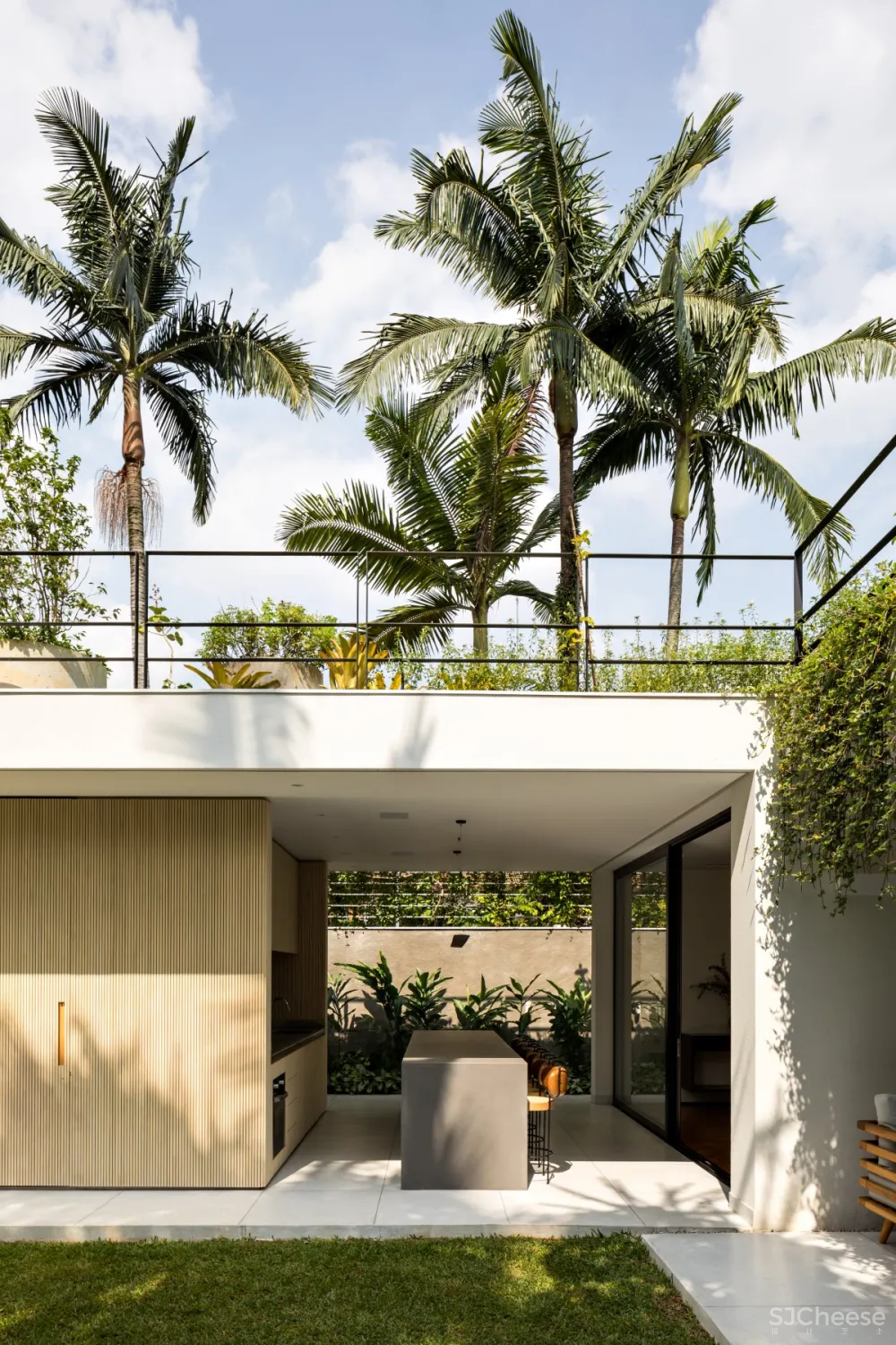 CR2 Architecture | Jacupiranga House , 现代明亮开放的绿色住宅