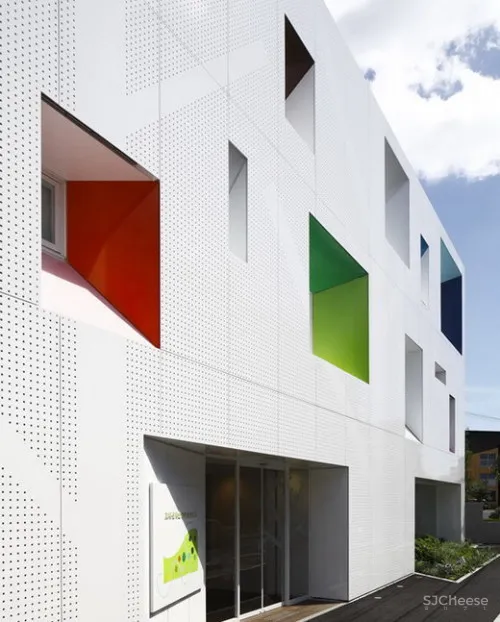 五彩的日本东京银行Sugamo Shinkin