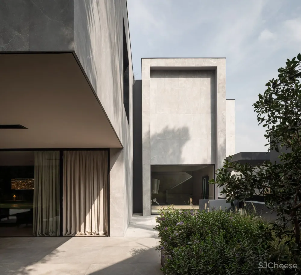 Francesc Rifé | ADH House , 具有秩序感的极简别墅