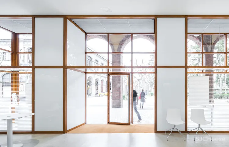 Optic Shop Renovation Arnau Vergés Tejero