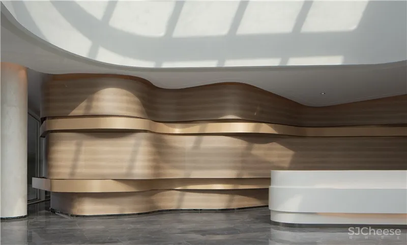 品辰设计 | 探索设计与光影共生的艺术空间 x 绿地艺展中心