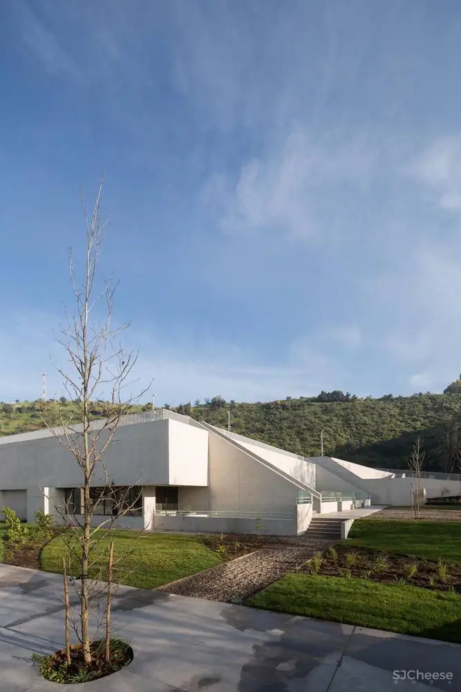 The Saint George College’s Gymnasium Gonzalo Mardones V Arquitectos