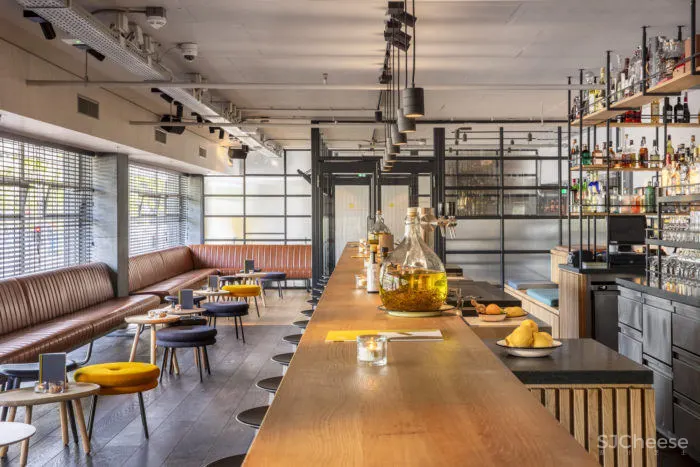 原木系自然酒吧!