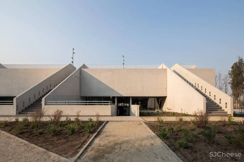 The Saint George College’s Gymnasium Gonzalo Mardones V Arquitectos