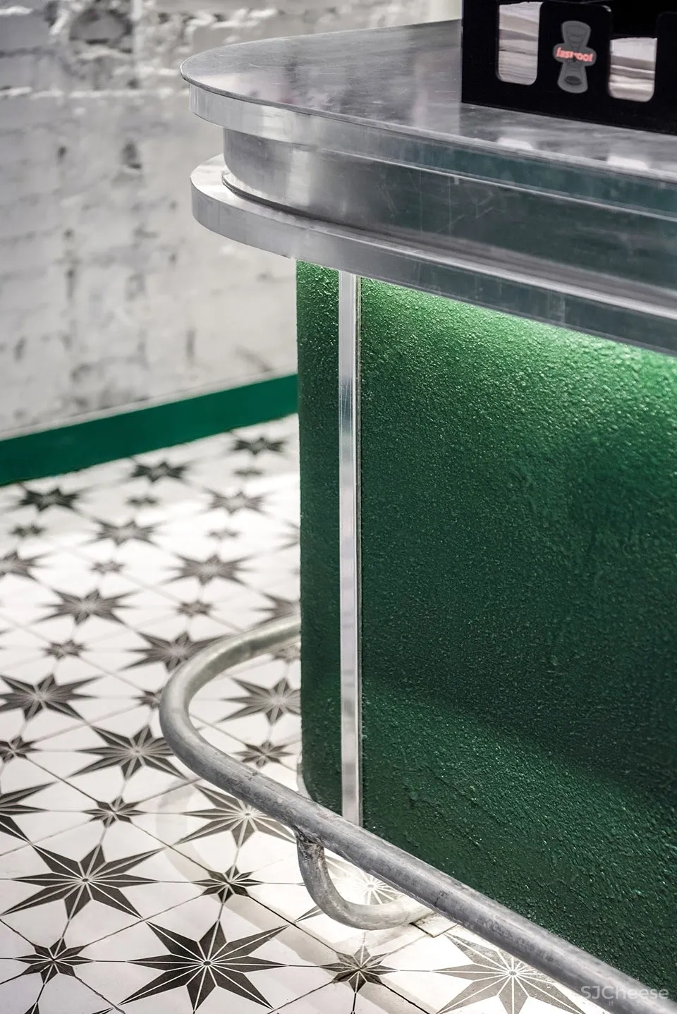 急急脚咖啡——复古绿 橙色，42㎡现代复古的轻奢质感 厚上设计