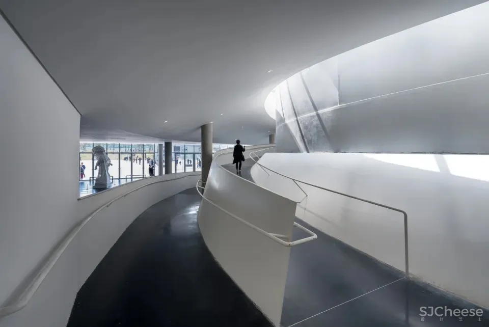 上海油罐艺术中心” ,一个无边界的美术馆 OPEN