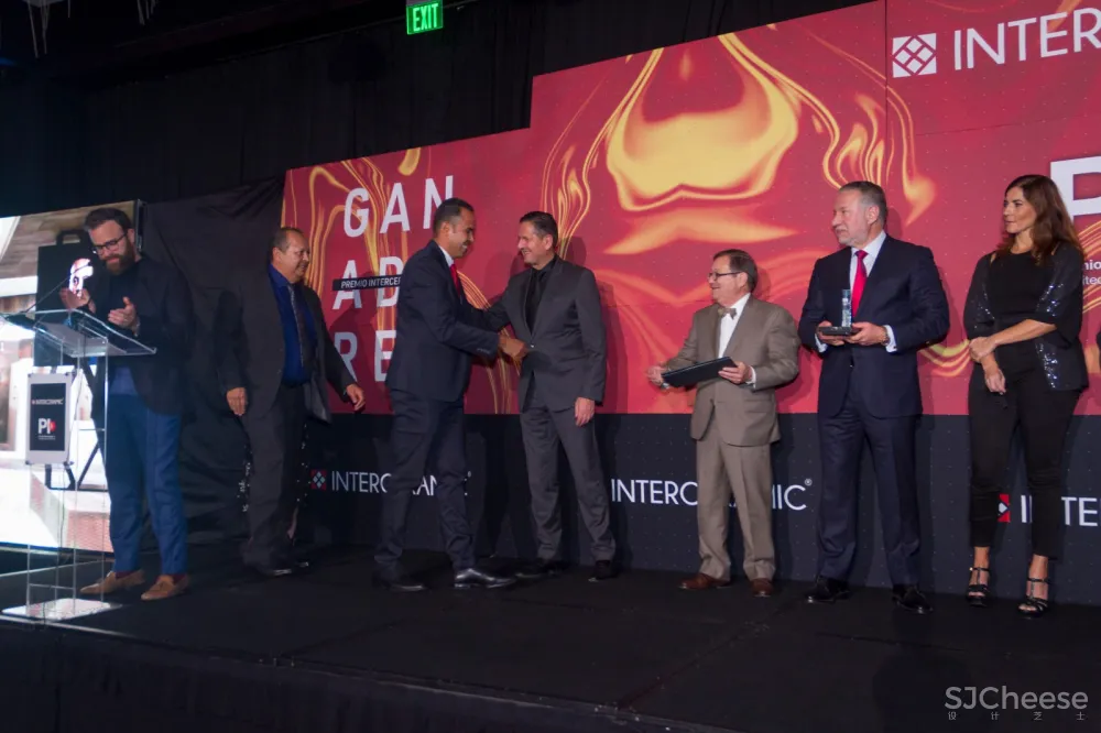 PI设计大奖 瓷砖机构工程创新应用奖: 韦尔塔斯乡村俱乐部 Country Club Las Huertas